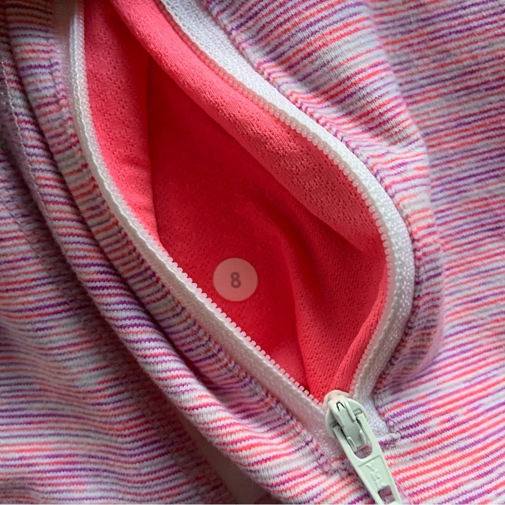 Lululemon In Stride Jacket
Wee Are From Space White April Multi - Picture 7 of 16